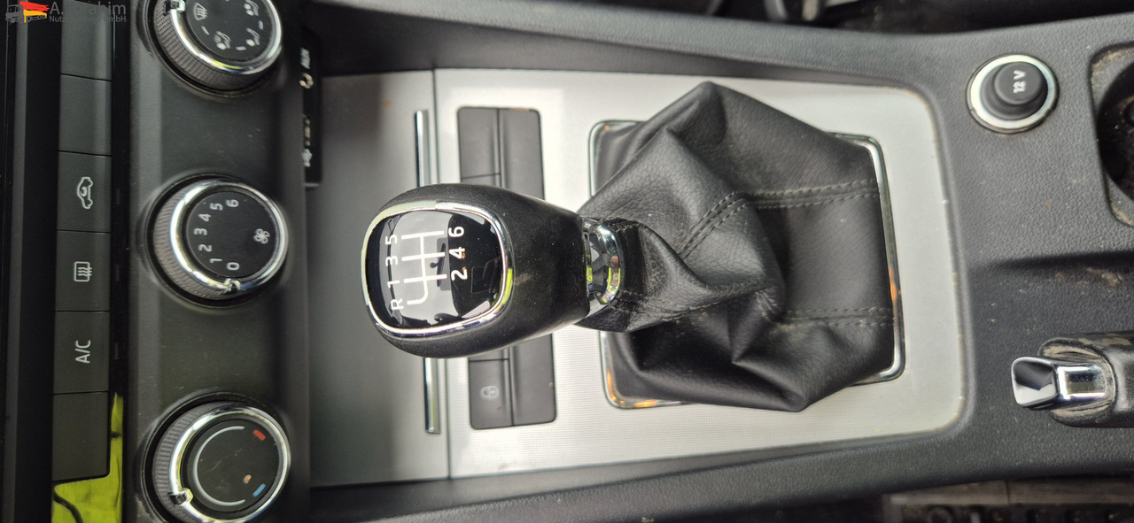 Skoda Octavia 2.0 TDI | 8-fach bereift - Automobil: slika Skoda Octavia 2.0 TDI | 8-fach bereift - Automobil Skoda Octavia 2.0 TDI | 8-fach bereift - Automobil: slika Skoda Octavia 2.0 TDI | 8-fach bereift - Automobil