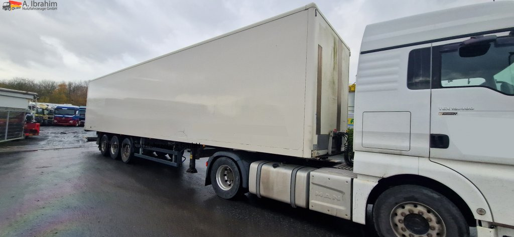 Spier 3 achs Koffer, Liftachse - Poluprikolica sa zatvorenim sandukom: slika Spier 3 achs Koffer, Liftachse - Poluprikolica sa zatvorenim sandukom Spier 3 achs Koffer, Liftachse - Poluprikolica sa zatvorenim sandukom: slika Spier 3 achs Koffer, Liftachse - Poluprikolica sa zatvorenim sandukom