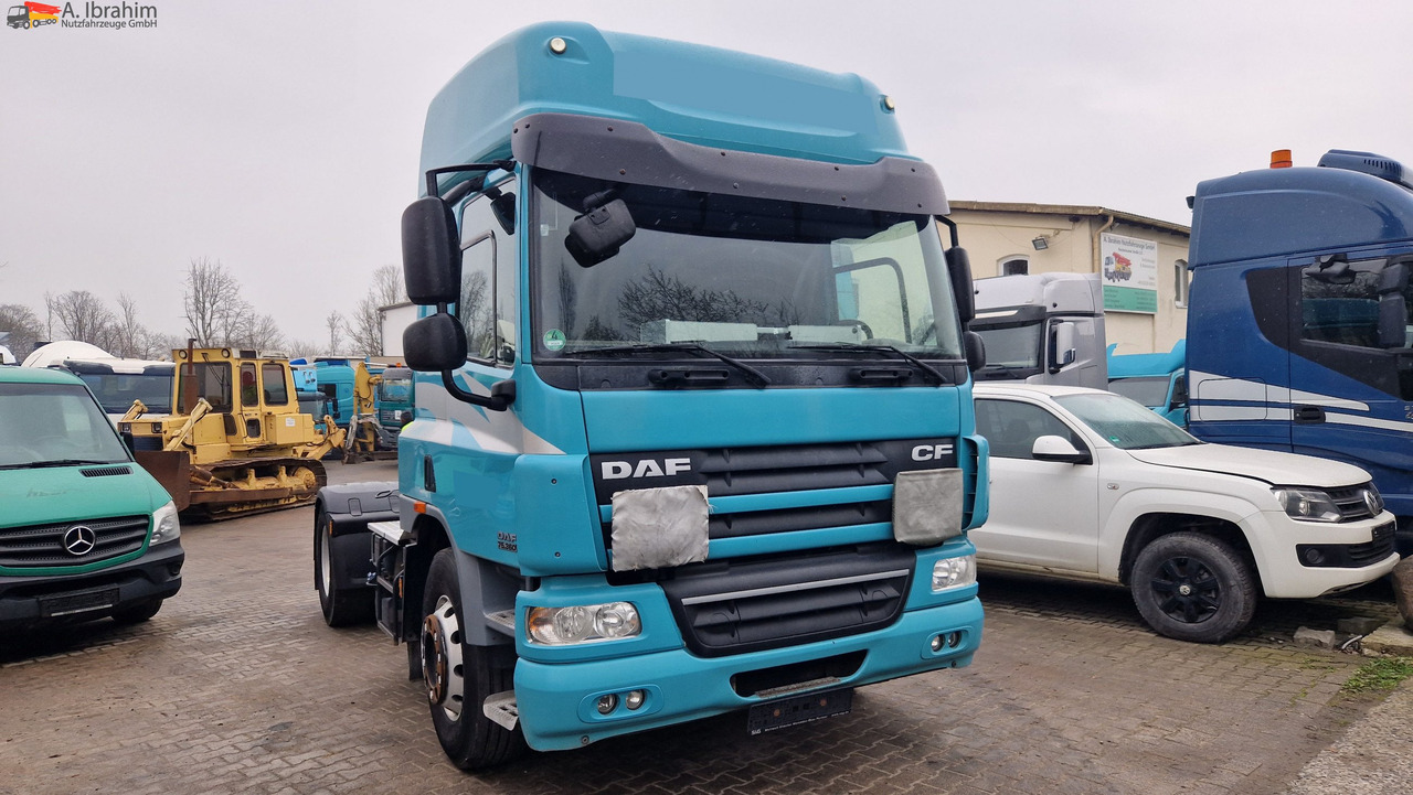 Daf FT CF 2x Nebenantrieb, Kipphydraulik deutsches Fahrzeug, fehlerfrei im Display - Tegljač: slika Daf FT CF 2x Nebenantrieb, Kipphydraulik deutsches Fahrzeug, fehlerfrei im Display - Tegljač Daf FT CF 2x Nebenantrieb, Kipphydraulik deutsches Fahrzeug, fehlerfrei im Display - Tegljač: slika Daf FT CF 2x Nebenantrieb, Kipphydraulik deutsches Fahrzeug, fehlerfrei im Display - Tegljač