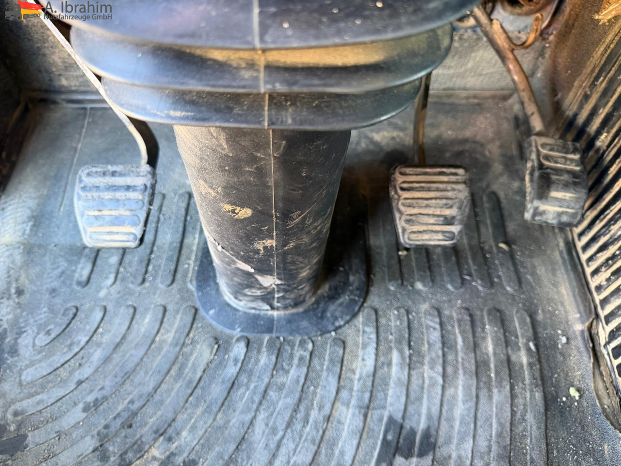 MAN 26.464 6x4 | Retarder | Klima | Schaltgetriebe | 3 Pedals - Tegljač: slika MAN 26.464 6x4 | Retarder | Klima | Schaltgetriebe | 3 Pedals - Tegljač MAN 26.464 6x4 | Retarder | Klima | Schaltgetriebe | 3 Pedals - Tegljač: slika MAN 26.464 6x4 | Retarder | Klima | Schaltgetriebe | 3 Pedals - Tegljač