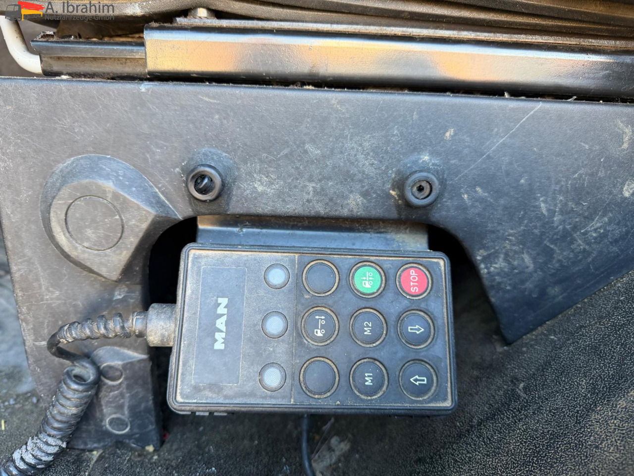 MAN 26.464 6x4 | Retarder | Klima | Schaltgetriebe | 3 Pedals - Tegljač: slika MAN 26.464 6x4 | Retarder | Klima | Schaltgetriebe | 3 Pedals - Tegljač MAN 26.464 6x4 | Retarder | Klima | Schaltgetriebe | 3 Pedals - Tegljač: slika MAN 26.464 6x4 | Retarder | Klima | Schaltgetriebe | 3 Pedals - Tegljač