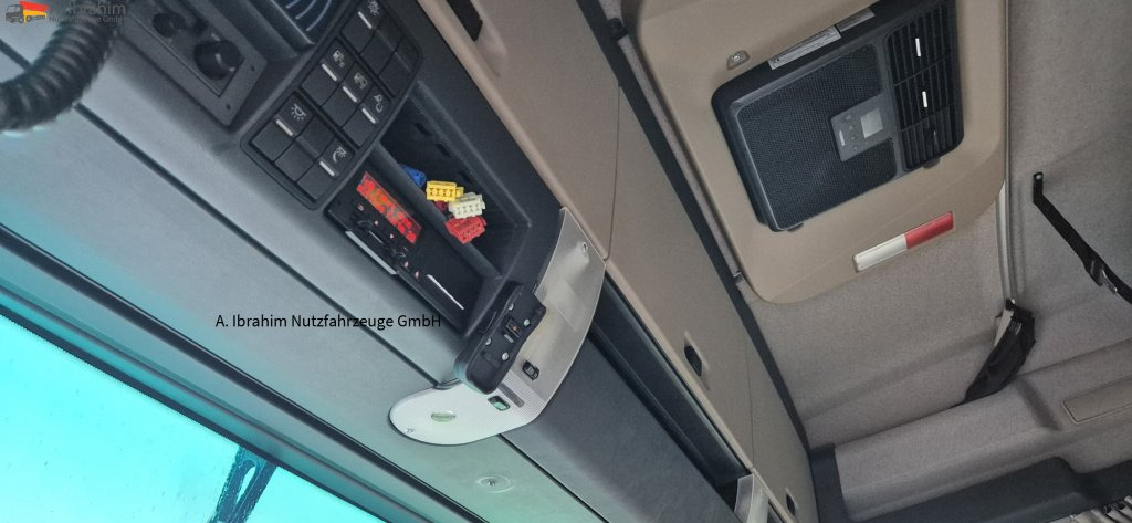 MAN TGX 18.470 Retarder, Klima - Tegljač: slika MAN TGX 18.470 Retarder, Klima - Tegljač MAN TGX 18.470 Retarder, Klima - Tegljač: slika MAN TGX 18.470 Retarder, Klima - Tegljač