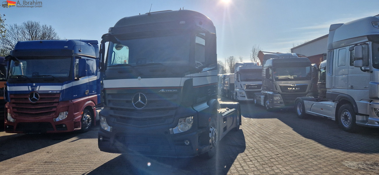 Mercedes-Benz 1840 Actros, 3x vorhanden, identisch - Tegljač: slika Mercedes-Benz 1840 Actros, 3x vorhanden, identisch - Tegljač Mercedes-Benz 1840 Actros, 3x vorhanden, identisch - Tegljač: slika Mercedes-Benz 1840 Actros, 3x vorhanden, identisch - Tegljač