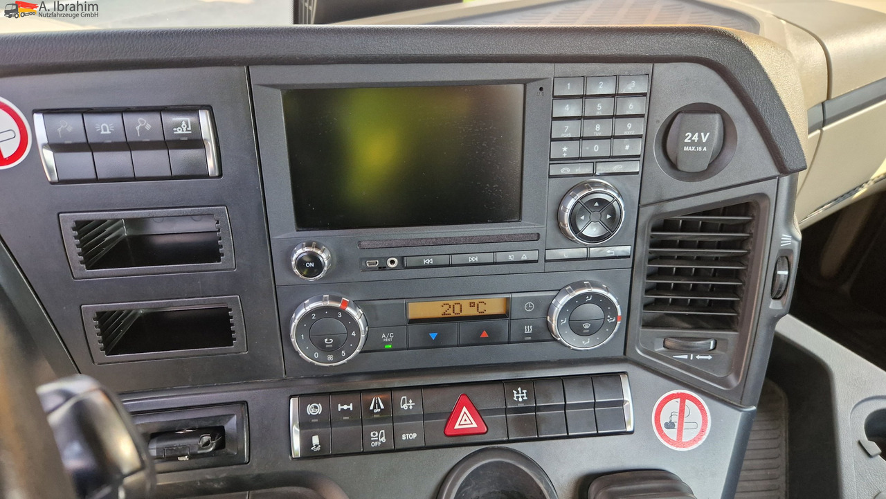 Mercedes-Benz 1840 Actros, 3x vorhanden, identisch - Tegljač: slika Mercedes-Benz 1840 Actros, 3x vorhanden, identisch - Tegljač Mercedes-Benz 1840 Actros, 3x vorhanden, identisch - Tegljač: slika Mercedes-Benz 1840 Actros, 3x vorhanden, identisch - Tegljač