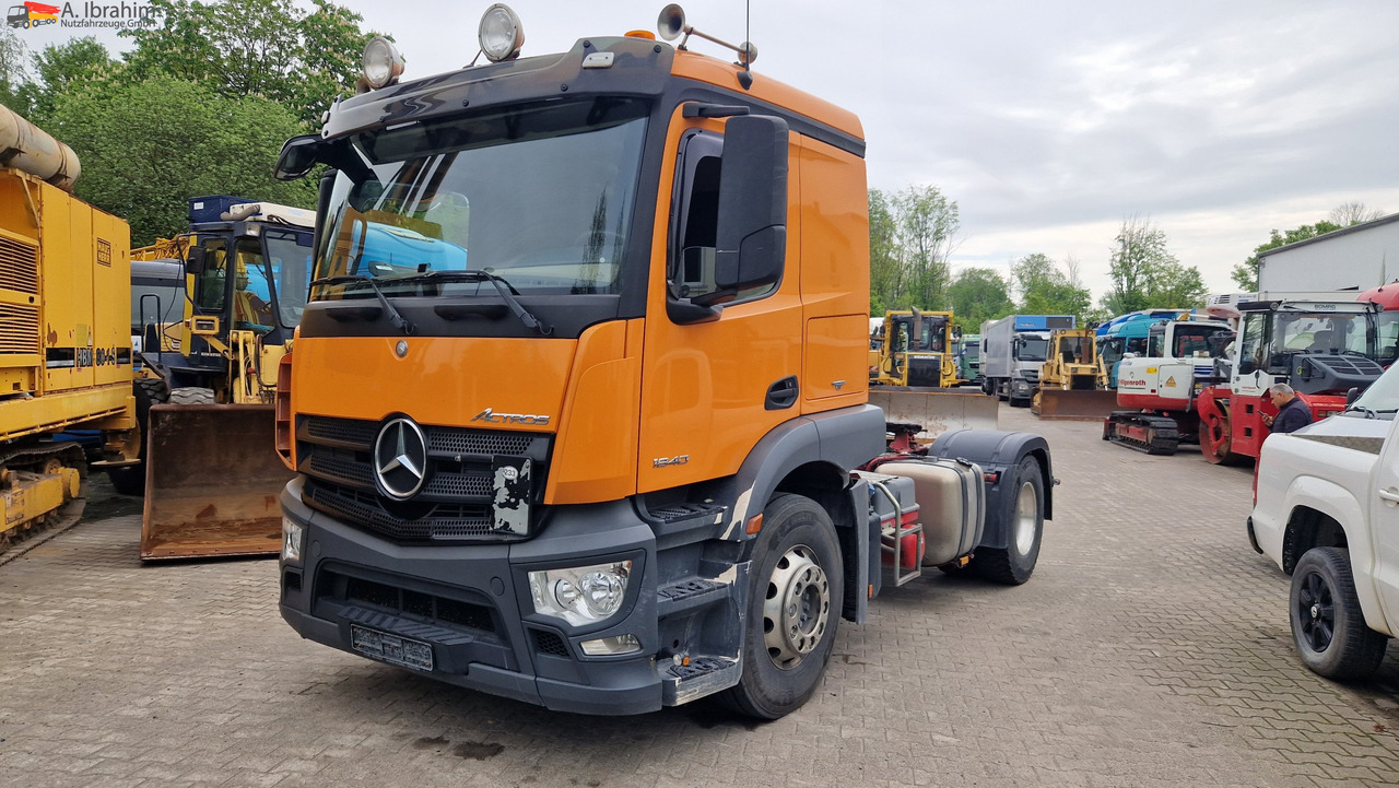 Mercedes-Benz 1840 Actros, 3x vorhanden, identisch deutsche Fahrzeuge einsatzbereit - Tegljač: slika Mercedes-Benz 1840 Actros, 3x vorhanden, identisch deutsche Fahrzeuge einsatzbereit - Tegljač Mercedes-Benz 1840 Actros, 3x vorhanden, identisch deutsche Fahrzeuge einsatzbereit - Tegljač: slika Mercedes-Benz 1840 Actros, 3x vorhanden, identisch deutsche Fahrzeuge einsatzbereit - Tegljač