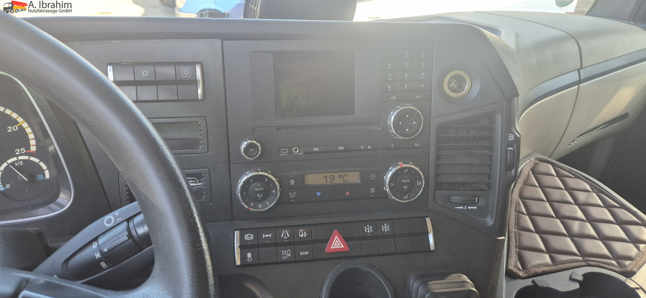 Mercedes-Benz 1843 LS 4x2 mehrfach vorhanden - Tegljač: slika Mercedes-Benz 1843 LS 4x2 mehrfach vorhanden - Tegljač Mercedes-Benz 1843 LS 4x2 mehrfach vorhanden - Tegljač: slika Mercedes-Benz 1843 LS 4x2 mehrfach vorhanden - Tegljač