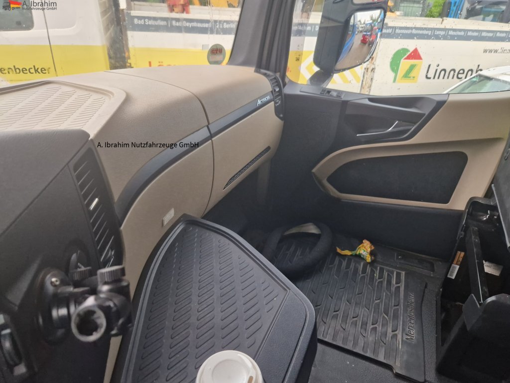 Mercedes-Benz 1845 Retarder Klima, Kühlschrank deutsches Fahrzeug - Tegljač: slika Mercedes-Benz 1845 Retarder Klima, Kühlschrank deutsches Fahrzeug - Tegljač Mercedes-Benz 1845 Retarder Klima, Kühlschrank deutsches Fahrzeug - Tegljač: slika Mercedes-Benz 1845 Retarder Klima, Kühlschrank deutsches Fahrzeug - Tegljač