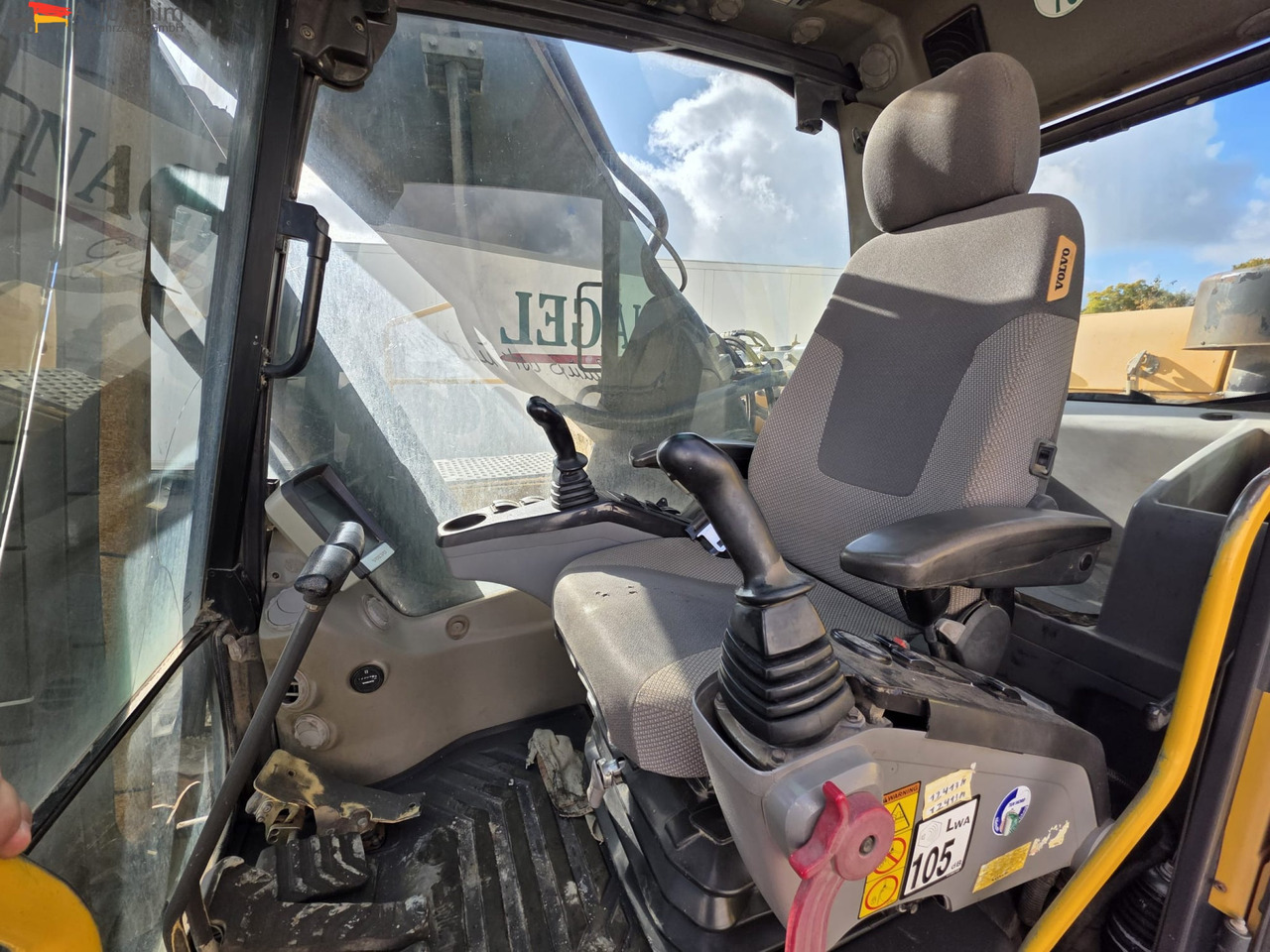 Volvo EC360C Schnellwechsler | Hammerhydraulik | Klima | 40t | 12305 St. - Bager gusjeničar: slika Volvo EC360C Schnellwechsler | Hammerhydraulik | Klima | 40t | 12305 St. - Bager gusjeničar Volvo EC360C Schnellwechsler | Hammerhydraulik | Klima | 40t | 12305 St. - Bager gusjeničar: slika Volvo EC360C Schnellwechsler | Hammerhydraulik | Klima | 40t | 12305 St. - Bager gusjeničar