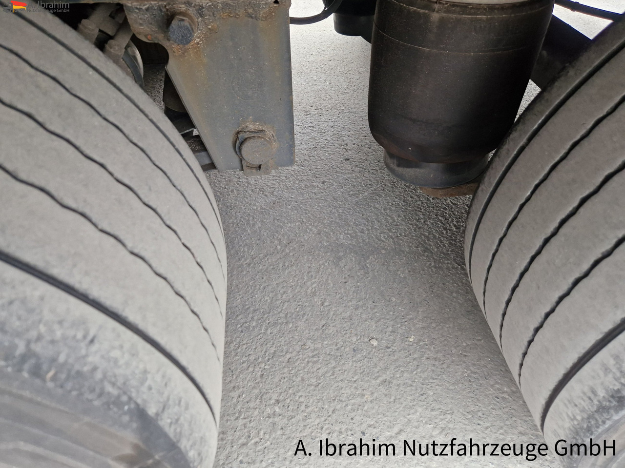 Wellmeyer TK018 Durchlader Frigoblock Zustand sauber, Durchlader, Portaltüren - Prikolica hladnjača: slika Wellmeyer TK018 Durchlader Frigoblock Zustand sauber, Durchlader, Portaltüren - Prikolica hladnjača Wellmeyer TK018 Durchlader Frigoblock Zustand sauber, Durchlader, Portaltüren - Prikolica hladnjača: slika Wellmeyer TK018 Durchlader Frigoblock Zustand sauber, Durchlader, Portaltüren - Prikolica hladnjača