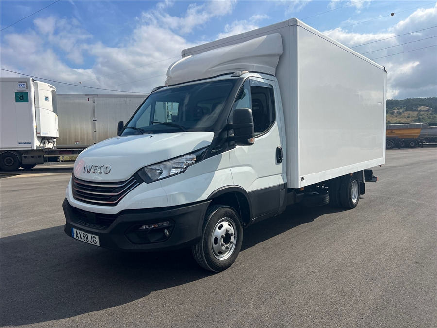 Iveco 35C16HA8 - Dostavno vozilo sa zatvorenim sandukom: slika Iveco 35C16HA8 - Dostavno vozilo sa zatvorenim sandukom Iveco 35C16HA8 - Dostavno vozilo sa zatvorenim sandukom: slika Iveco 35C16HA8 - Dostavno vozilo sa zatvorenim sandukom