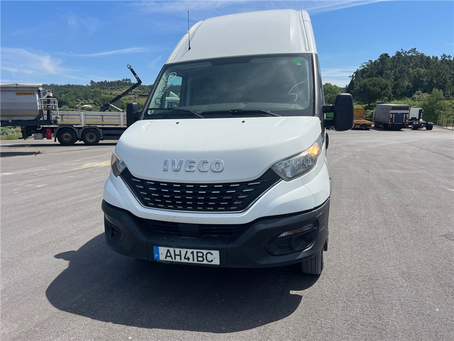 Iveco 35C16HA8V - Furgon: slika Iveco 35C16HA8V - Furgon Iveco 35C16HA8V - Furgon: slika Iveco 35C16HA8V - Furgon