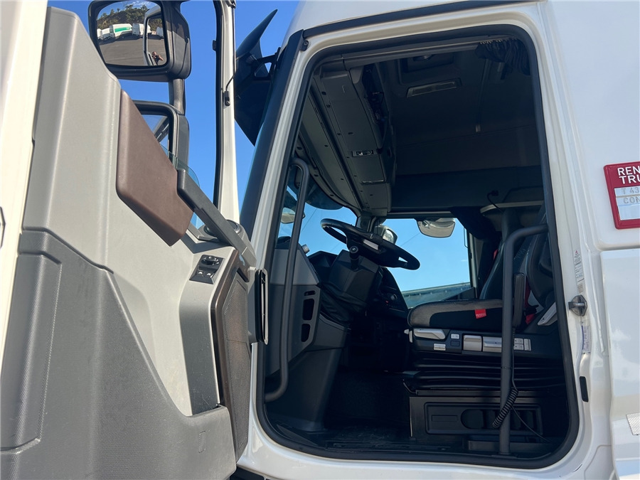 Zakup Renault T430 Renault T430: slika Zakup Renault T430 Renault T430