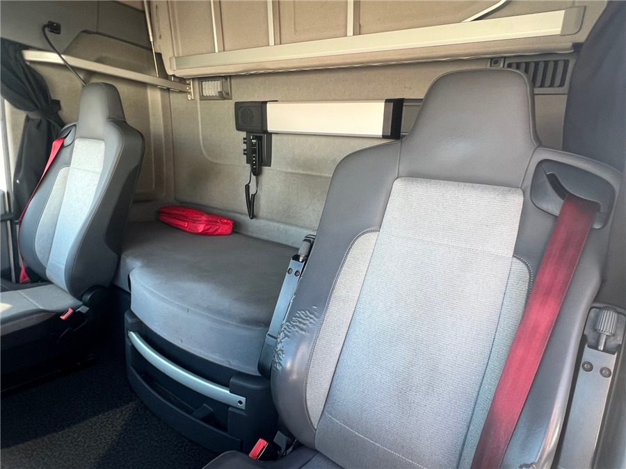 Zakup Renault T430 Renault T430: slika Zakup Renault T430 Renault T430