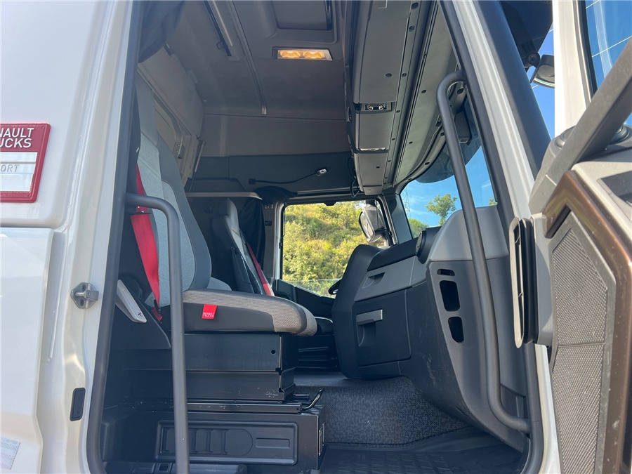 Zakup Renault T430 Renault T430: slika Zakup Renault T430 Renault T430