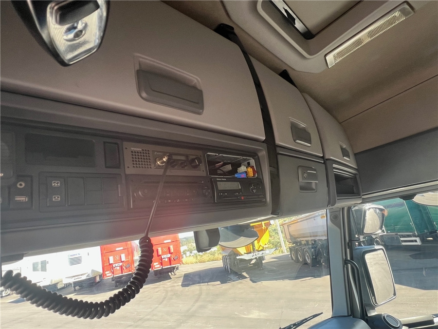 Zakup Renault T430 Renault T430: slika Zakup Renault T430 Renault T430