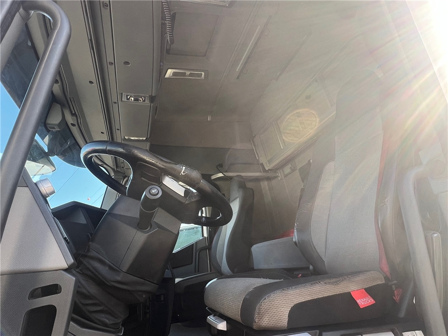 Zakup Renault T430 Renault T430: slika Zakup Renault T430 Renault T430