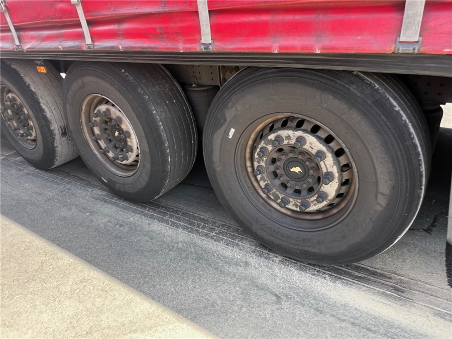 Poluprikolica s ceradom SCHMITZ CARGOBULL SCB-S3T TETO ELEVAR: slika Poluprikolica s ceradom SCHMITZ CARGOBULL SCB-S3T TETO ELEVAR