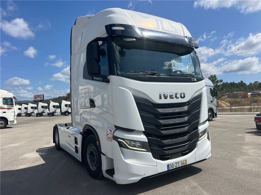 Iveco S-WAY 460 - Tegljač: slika Iveco S-WAY 460 - Tegljač Iveco S-WAY 460 - Tegljač: slika Iveco S-WAY 460 - Tegljač