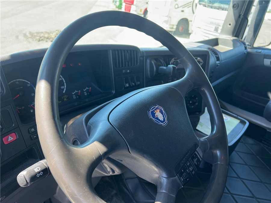 Tegljač Scania R420: slika Tegljač Scania R420