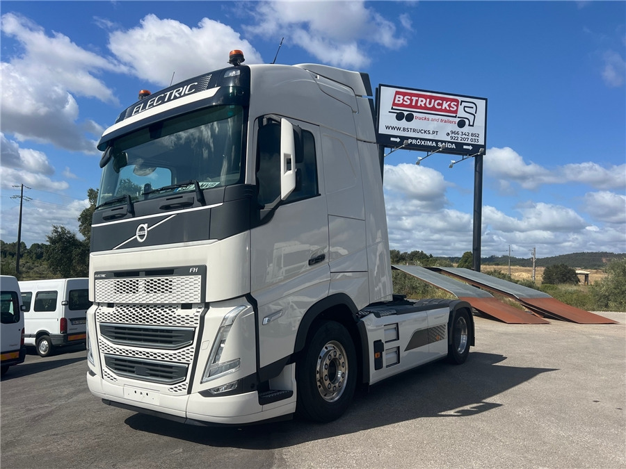 Volvo ELETRIC - BATERIA (BEV) - Tegljač: slika Volvo ELETRIC - BATERIA (BEV) - Tegljač Volvo ELETRIC - BATERIA (BEV) - Tegljač: slika Volvo ELETRIC - BATERIA (BEV) - Tegljač