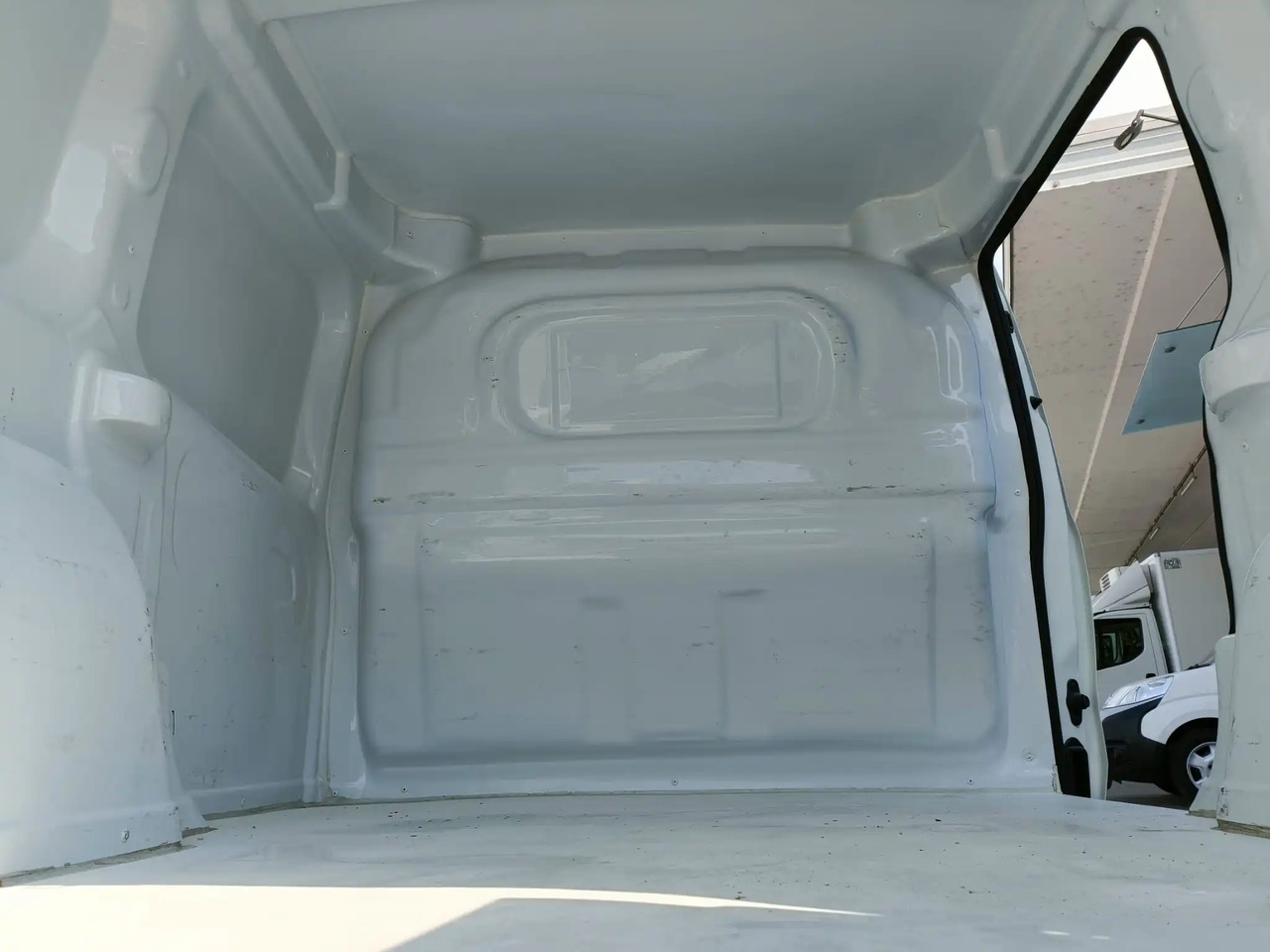 FIAT DOBLO CARGO 1.3 MJT SX - Furgon: slika FIAT DOBLO CARGO 1.3 MJT SX - Furgon FIAT DOBLO CARGO 1.3 MJT SX - Furgon: slika FIAT DOBLO CARGO 1.3 MJT SX - Furgon