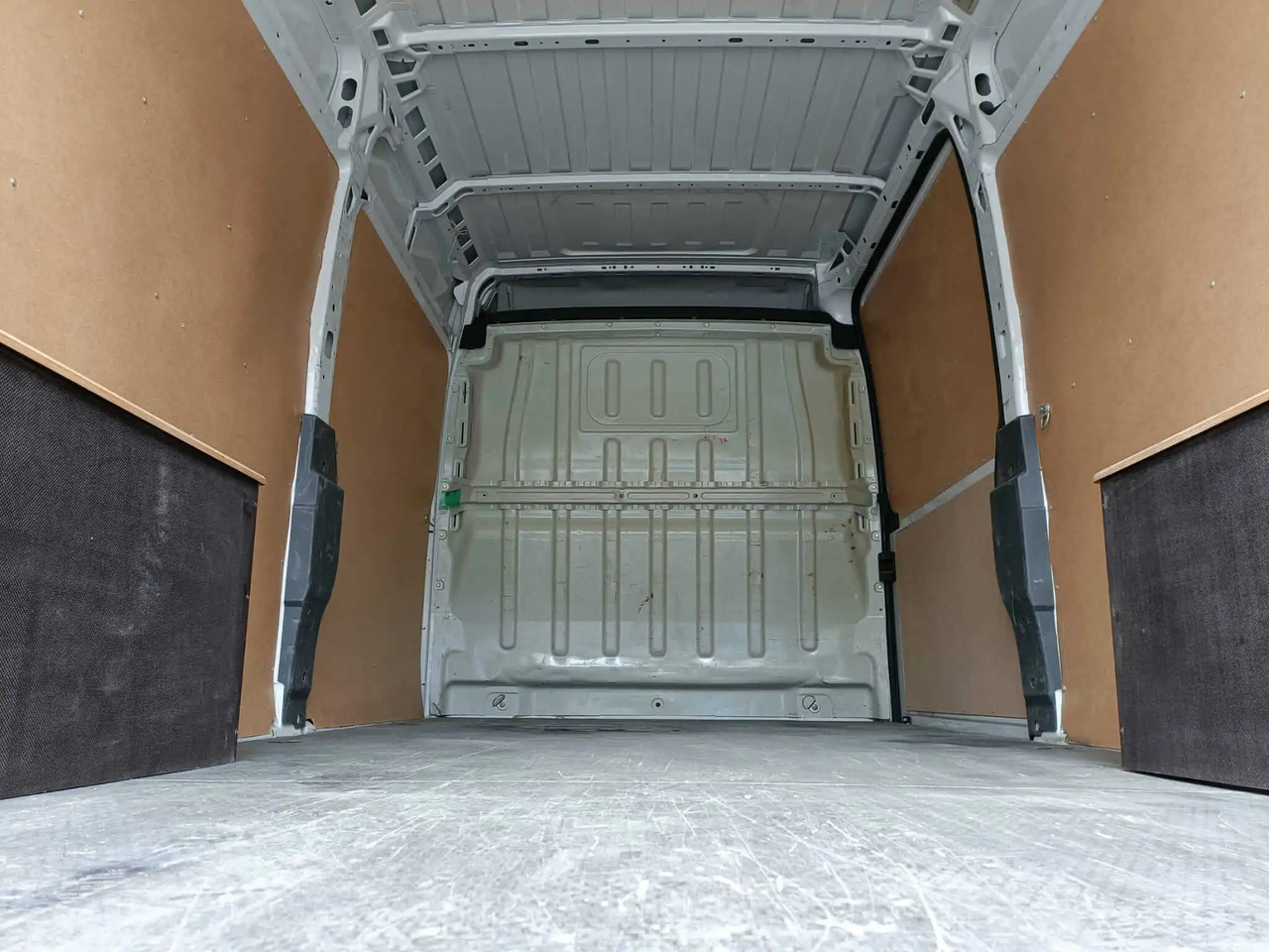 FIAT DUCATO 35 MAXI L3H2 - Furgon: slika FIAT DUCATO 35 MAXI L3H2 - Furgon FIAT DUCATO 35 MAXI L3H2 - Furgon: slika FIAT DUCATO 35 MAXI L3H2 - Furgon