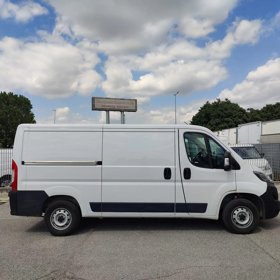 FIAT DUCATO L1H1 140 - Furgon: slika FIAT DUCATO L1H1 140 - Furgon FIAT DUCATO L1H1 140 - Furgon: slika FIAT DUCATO L1H1 140 - Furgon