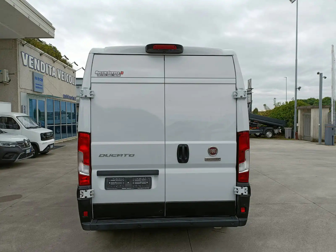FIAT DUCATO L2H2 - Furgon: slika FIAT DUCATO L2H2 - Furgon FIAT DUCATO L2H2 - Furgon: slika FIAT DUCATO L2H2 - Furgon