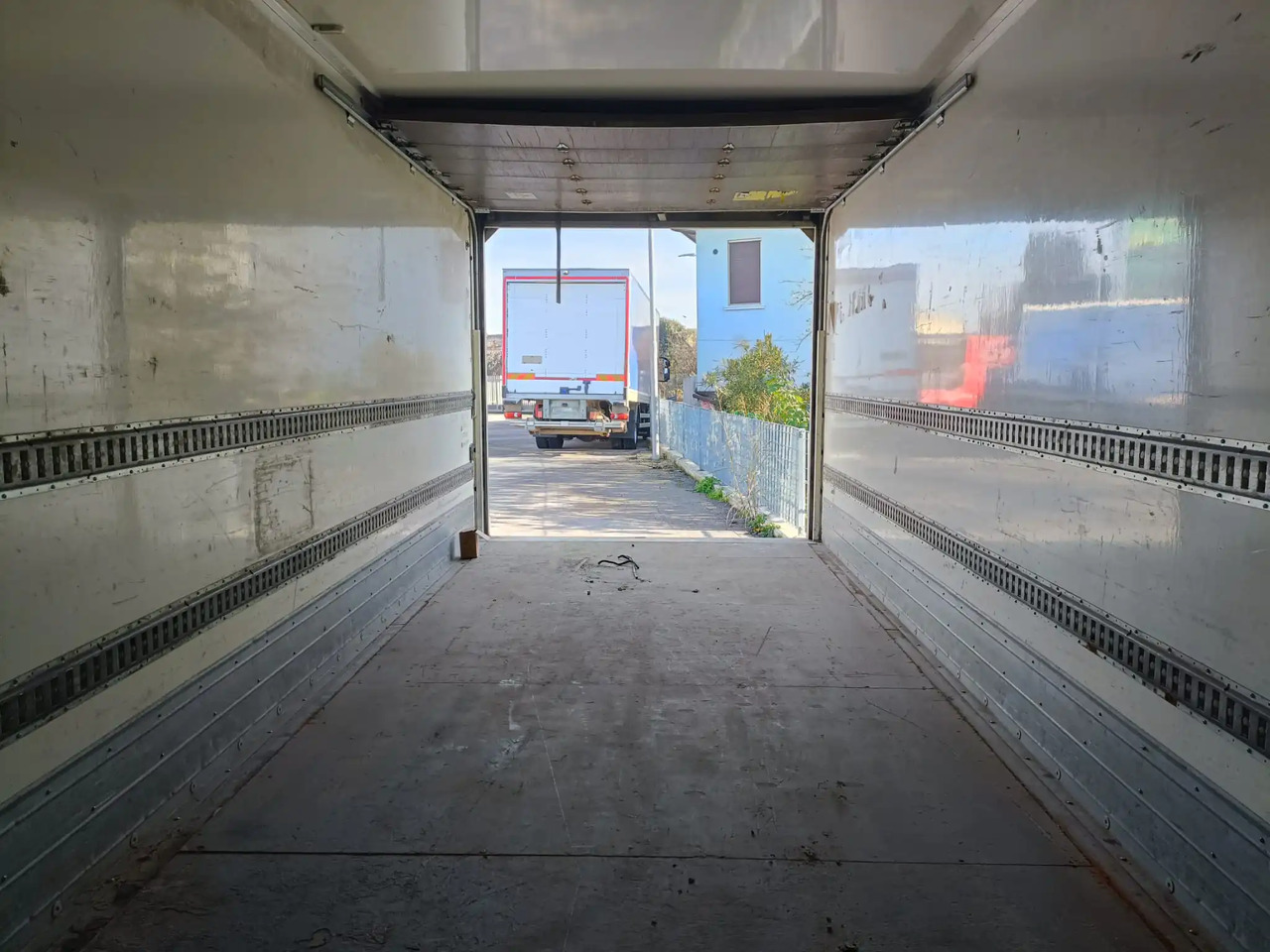 FURGONATURA BOX A TERRA - Izmjenjivi sanduk - kutija: slika FURGONATURA BOX A TERRA - Izmjenjivi sanduk - kutija FURGONATURA BOX A TERRA - Izmjenjivi sanduk - kutija: slika FURGONATURA BOX A TERRA - Izmjenjivi sanduk - kutija