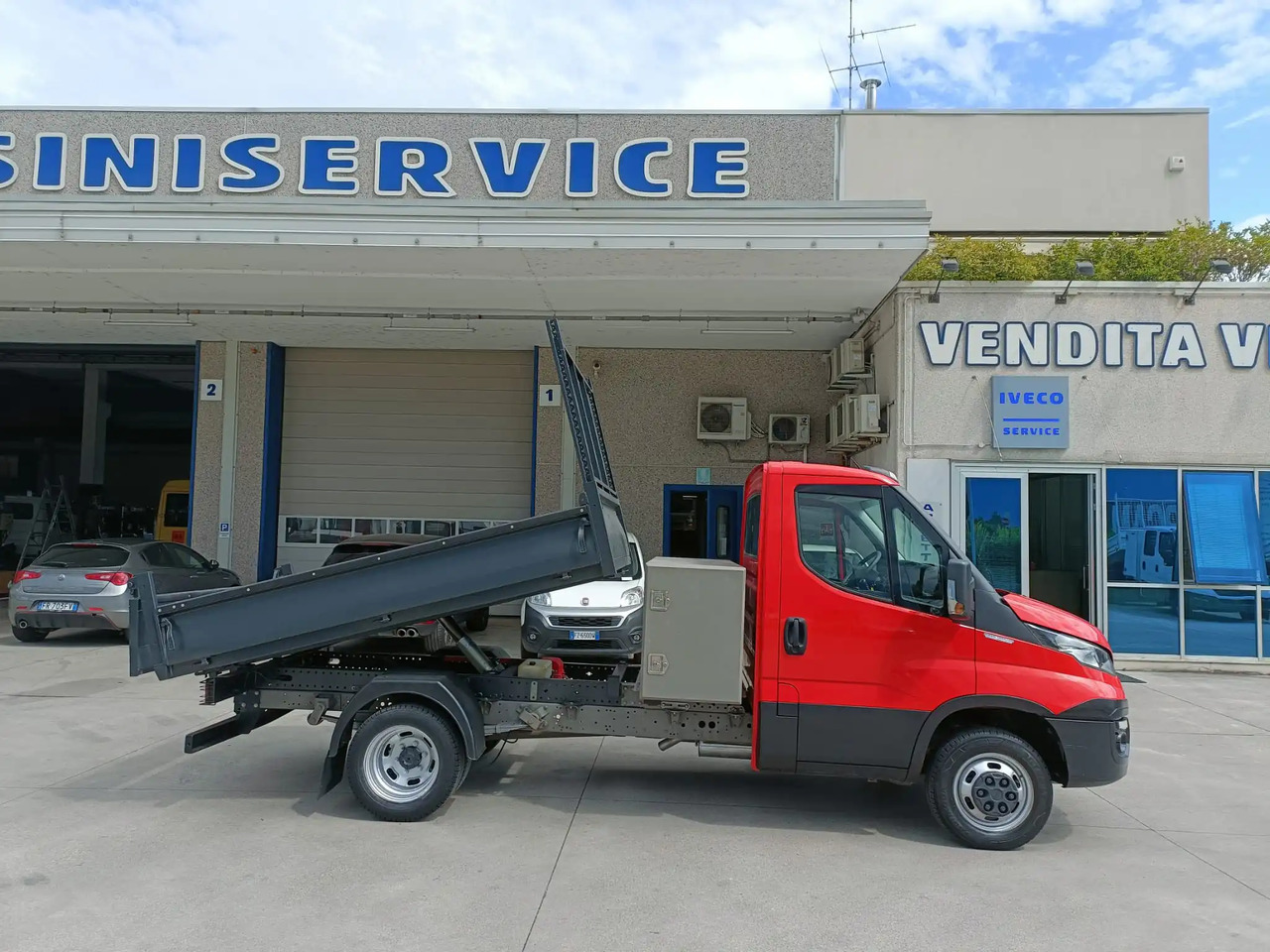 IVECO DAILY 35C12 RIBALTABILE - Mali kamion kiper: slika IVECO DAILY 35C12 RIBALTABILE - Mali kamion kiper IVECO DAILY 35C12 RIBALTABILE - Mali kamion kiper: slika IVECO DAILY 35C12 RIBALTABILE - Mali kamion kiper