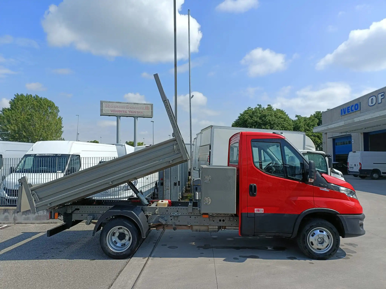 IVECO DAILY 35C12 RIBALTABILE - Mali kamion kiper: slika IVECO DAILY 35C12 RIBALTABILE - Mali kamion kiper IVECO DAILY 35C12 RIBALTABILE - Mali kamion kiper: slika IVECO DAILY 35C12 RIBALTABILE - Mali kamion kiper
