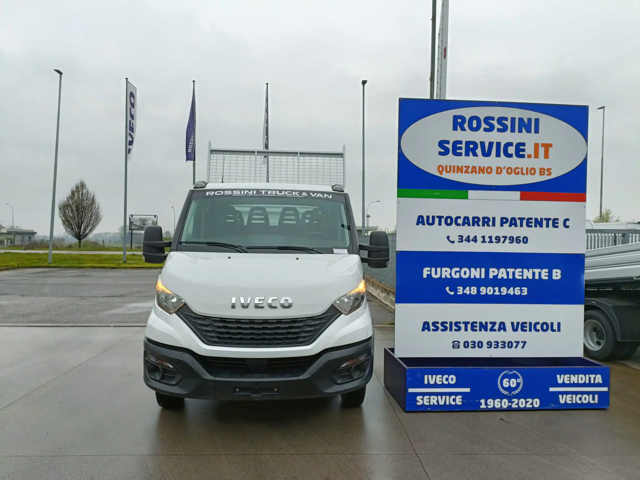 IVECO DAILY 35C14 DOPPIA CABINA RIBALTABILE 2.3 - Mali kamion kiper: slika IVECO DAILY 35C14 DOPPIA CABINA RIBALTABILE 2.3 - Mali kamion kiper IVECO DAILY 35C14 DOPPIA CABINA RIBALTABILE 2.3 - Mali kamion kiper: slika IVECO DAILY 35C14 DOPPIA CABINA RIBALTABILE 2.3 - Mali kamion kiper