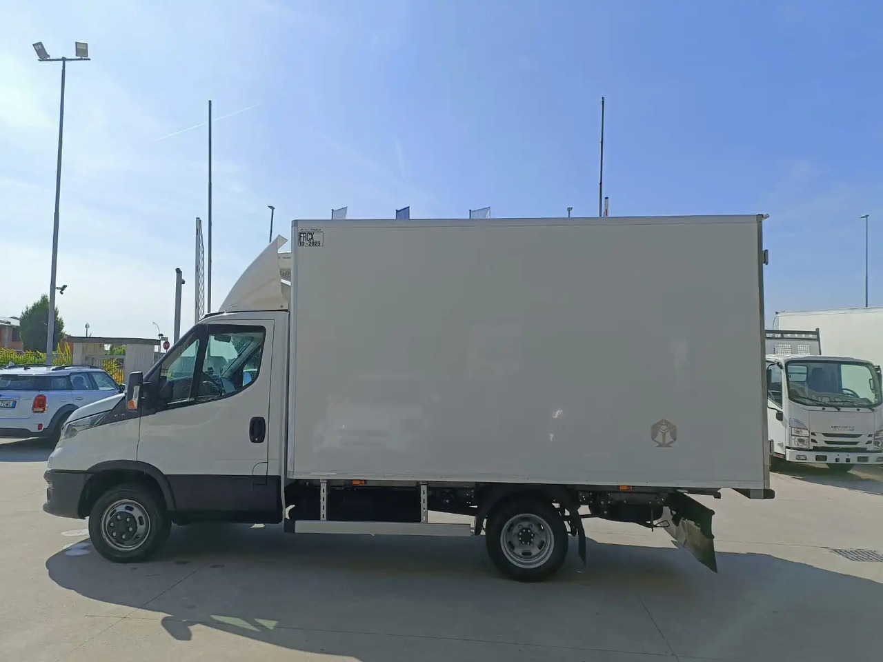 IVECO DAILY 35C18 FRCX 10/2025 - Dostavno vozilo hladnjača: slika IVECO DAILY 35C18 FRCX 10/2025 - Dostavno vozilo hladnjača IVECO DAILY 35C18 FRCX 10/2025 - Dostavno vozilo hladnjača: slika IVECO DAILY 35C18 FRCX 10/2025 - Dostavno vozilo hladnjača
