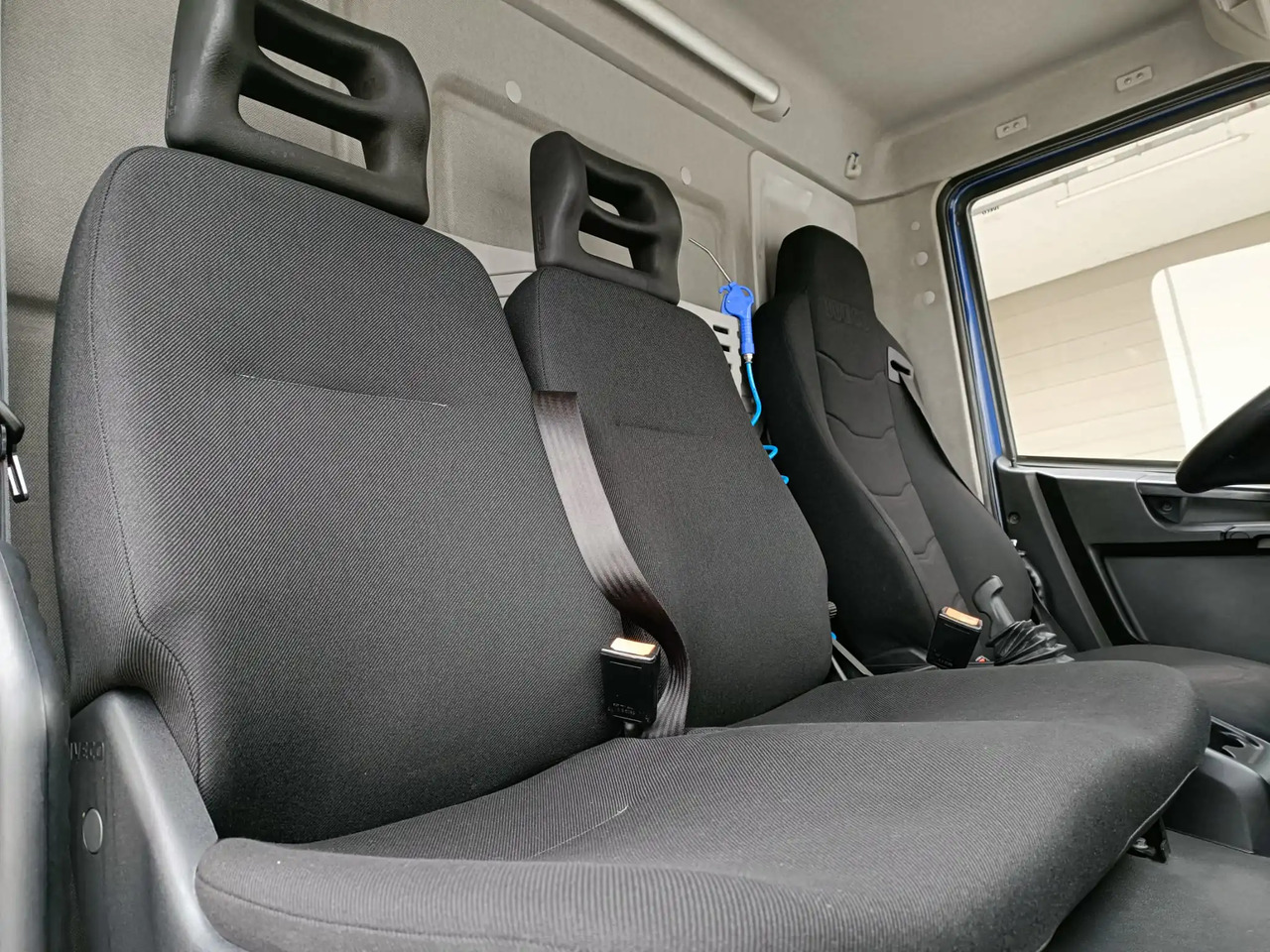 IVECO EUROCARGO 120E22P - Kamion-šasija: slika IVECO EUROCARGO 120E22P - Kamion-šasija IVECO EUROCARGO 120E22P - Kamion-šasija: slika IVECO EUROCARGO 120E22P - Kamion-šasija