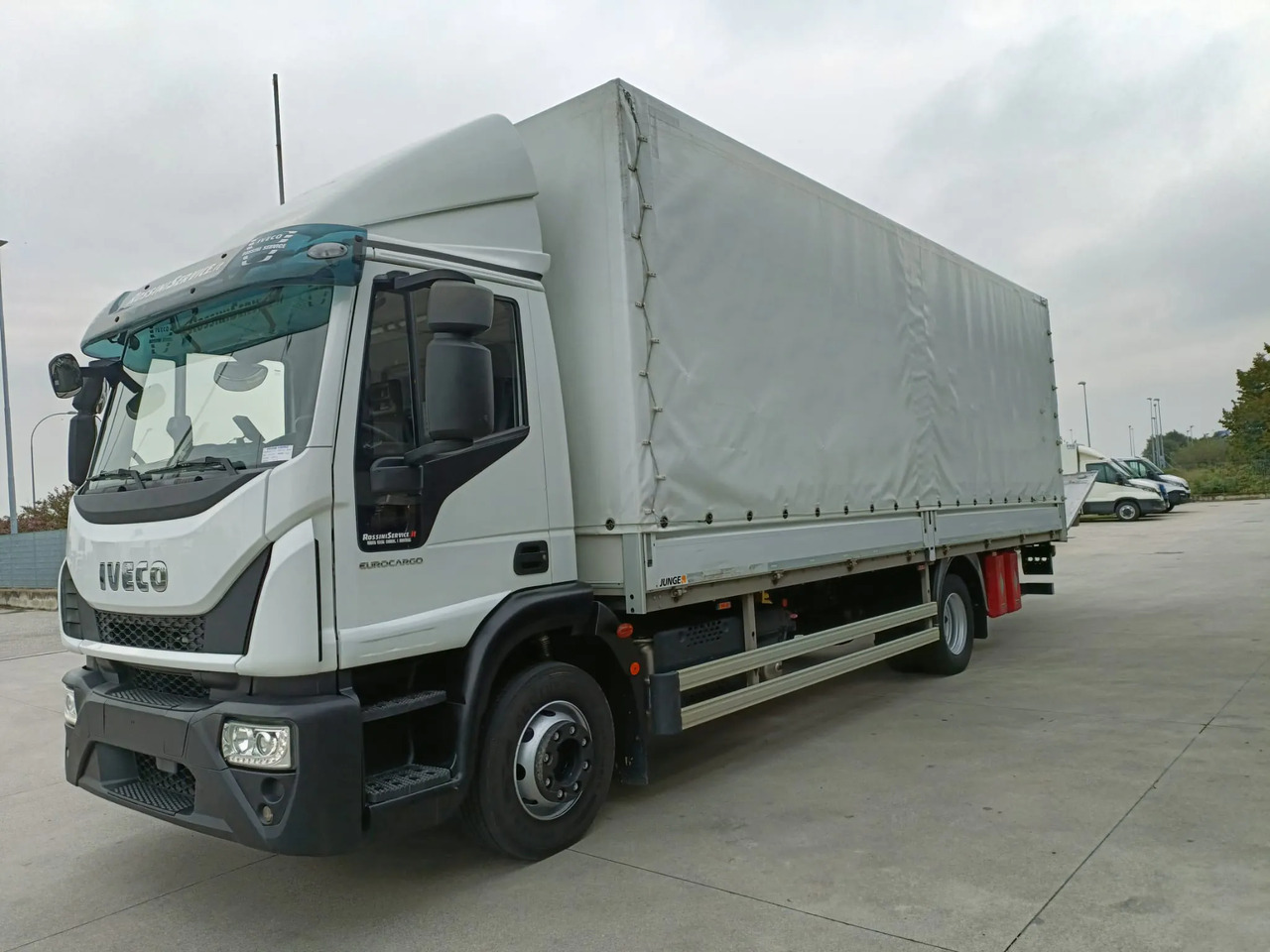 IVECO EUROCARGO 140E28P - Kamion s ceradom: slika IVECO EUROCARGO 140E28P - Kamion s ceradom IVECO EUROCARGO 140E28P - Kamion s ceradom: slika IVECO EUROCARGO 140E28P - Kamion s ceradom