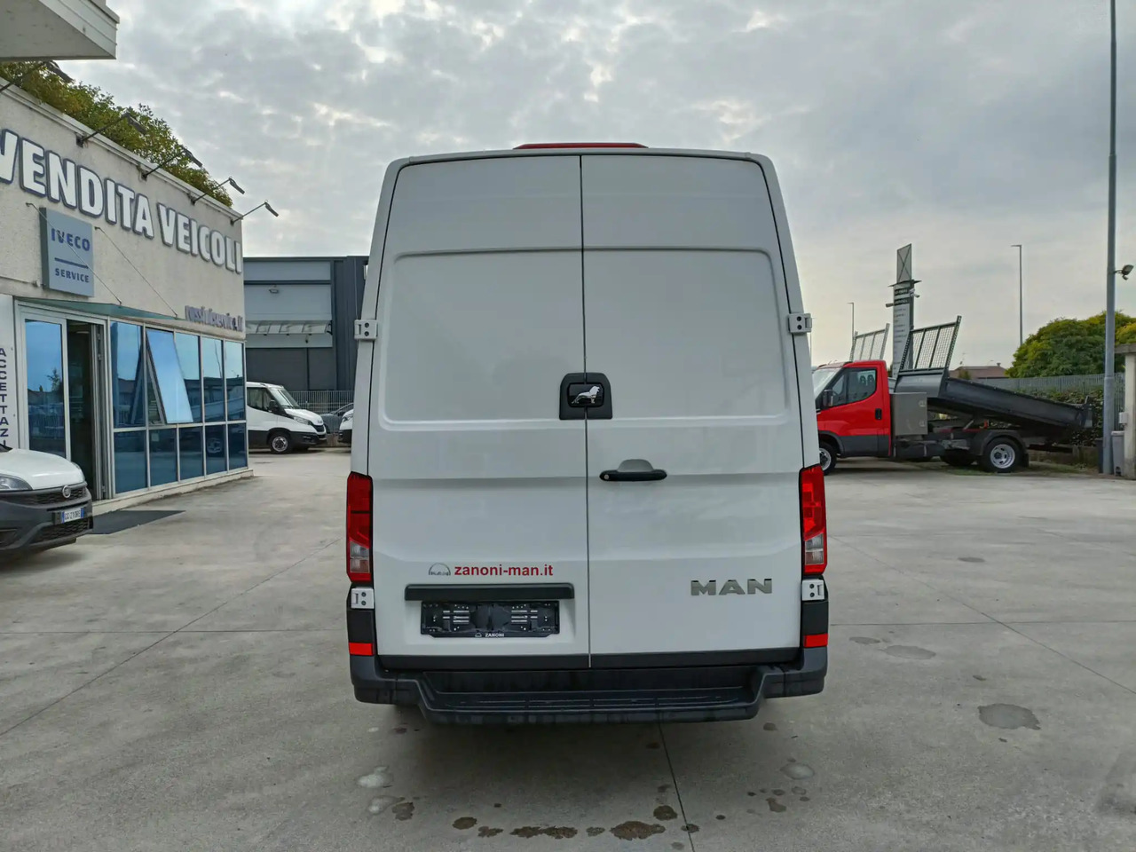 MAN TGE FURGONE 3.140 - Furgon: slika MAN TGE FURGONE 3.140 - Furgon MAN TGE FURGONE 3.140 - Furgon: slika MAN TGE FURGONE 3.140 - Furgon