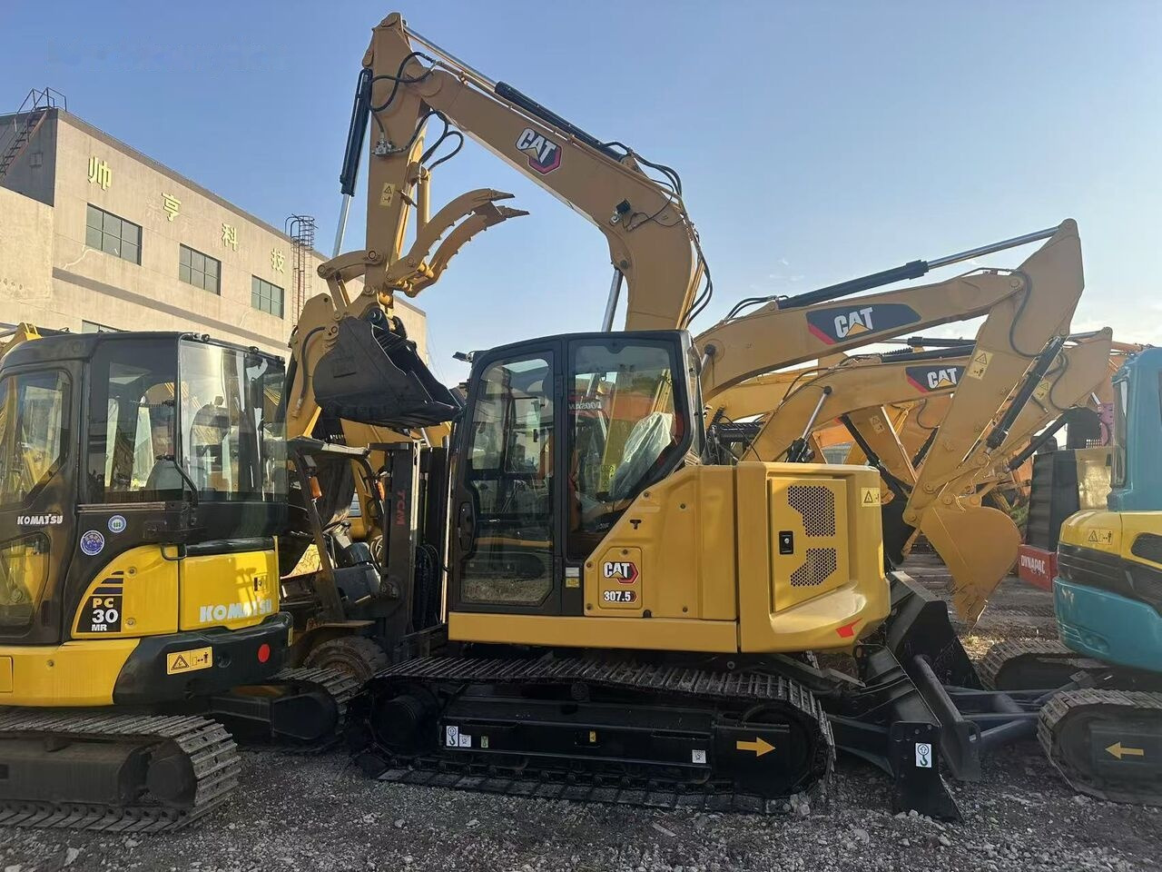 Caterpillar 307.5 - Bager gusjeničar: slika Caterpillar 307.5 - Bager gusjeničar Caterpillar 307.5 - Bager gusjeničar: slika Caterpillar 307.5 - Bager gusjeničar