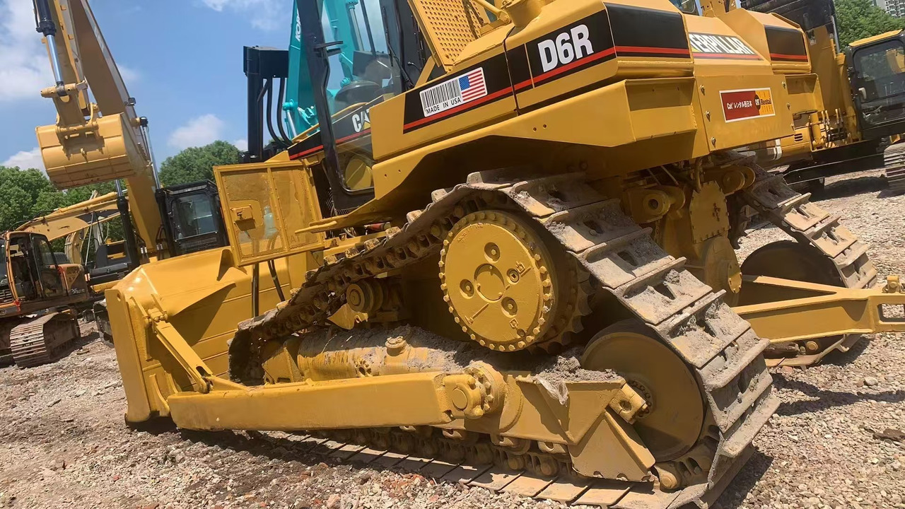 Caterpillar D6R - Buldožer: slika Caterpillar D6R - Buldožer Caterpillar D6R - Buldožer: slika Caterpillar D6R - Buldožer