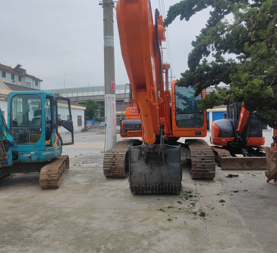 Doosan DX225LC-7 - Bager gusjeničar: slika Doosan DX225LC-7 - Bager gusjeničar Doosan DX225LC-7 - Bager gusjeničar: slika Doosan DX225LC-7 - Bager gusjeničar