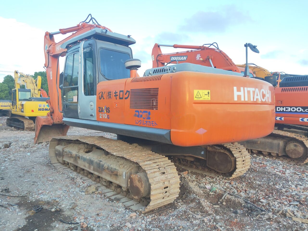 Hitachi ZX210 - Bager gusjeničar: slika Hitachi ZX210 - Bager gusjeničar Hitachi ZX210 - Bager gusjeničar: slika Hitachi ZX210 - Bager gusjeničar