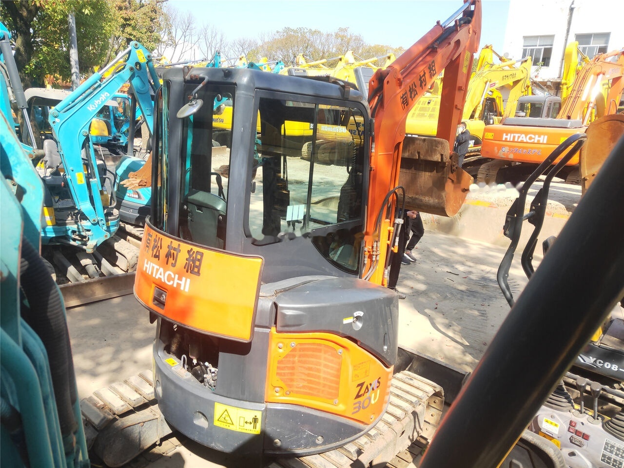 Hitachi ZX30 - Mini bager: slika Hitachi ZX30 - Mini bager Hitachi ZX30 - Mini bager: slika Hitachi ZX30 - Mini bager