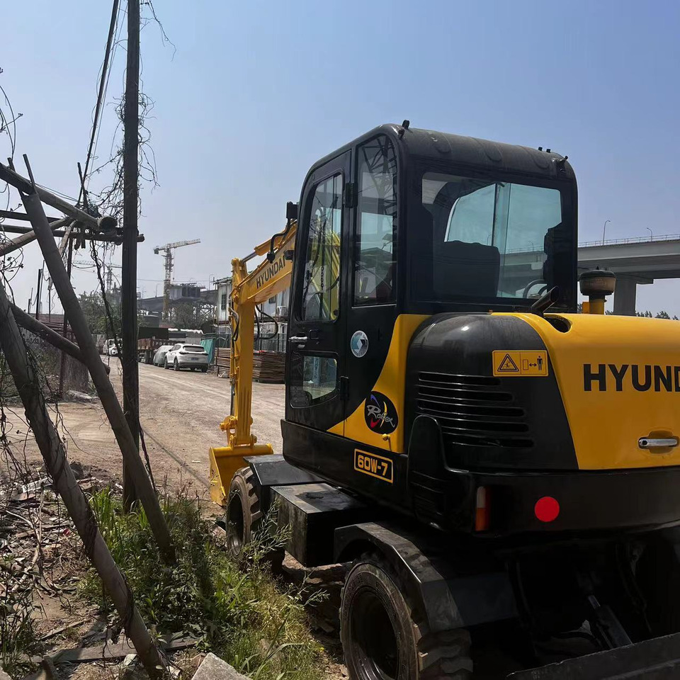 Hyundai R60W-7 - Bager na kotačima: slika Hyundai R60W-7 - Bager na kotačima Hyundai R60W-7 - Bager na kotačima: slika Hyundai R60W-7 - Bager na kotačima