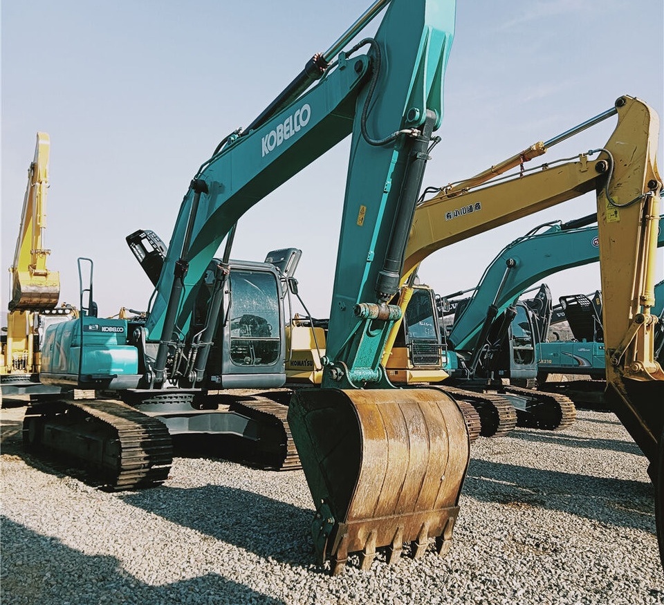 Bager gusjeničar Kobelco SK200D: slika Bager gusjeničar Kobelco SK200D Bager gusjeničar Kobelco SK200D: slika Bager gusjeničar Kobelco SK200D