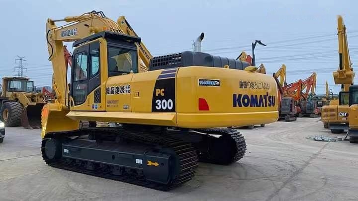 Komatsu PC300 - Bager gusjeničar: slika Komatsu PC300 - Bager gusjeničar Komatsu PC300 - Bager gusjeničar: slika Komatsu PC300 - Bager gusjeničar