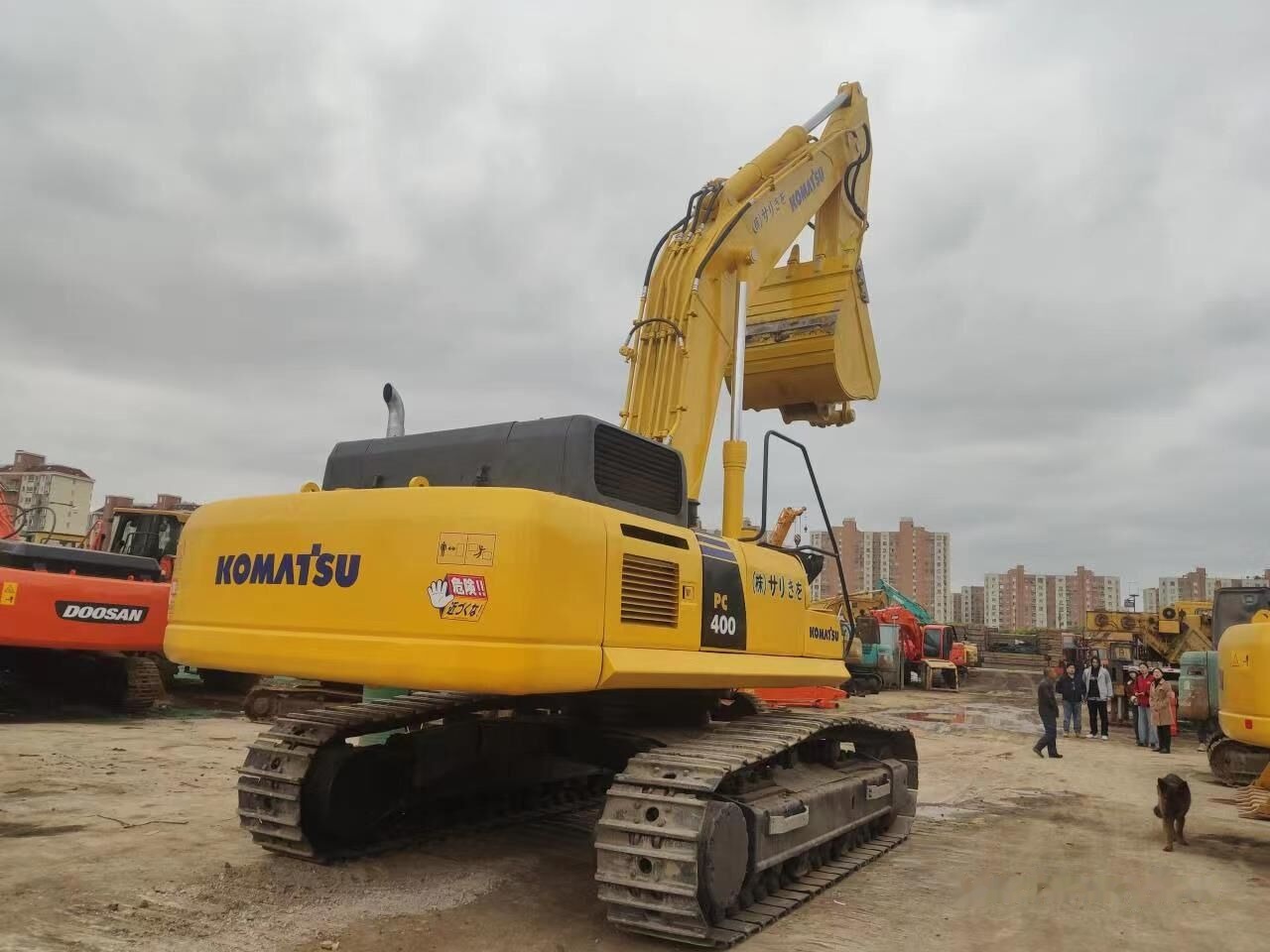 Komatsu PC400-8 - Bager gusjeničar: slika Komatsu PC400-8 - Bager gusjeničar Komatsu PC400-8 - Bager gusjeničar: slika Komatsu PC400-8 - Bager gusjeničar