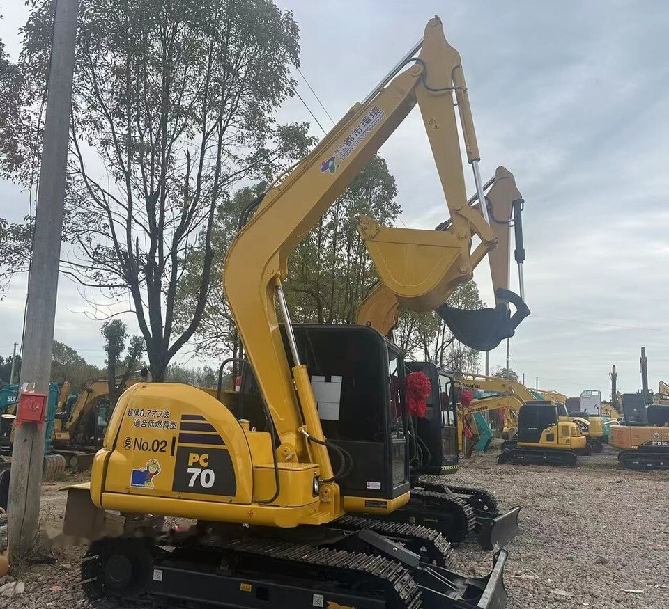 Komatsu PC70 - Mini bager: slika Komatsu PC70 - Mini bager Komatsu PC70 - Mini bager: slika Komatsu PC70 - Mini bager