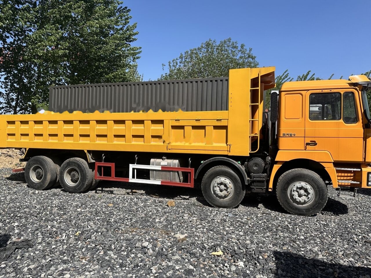 Shacman F3000 - Kiper: slika Shacman F3000 - Kiper Shacman F3000 - Kiper: slika Shacman F3000 - Kiper