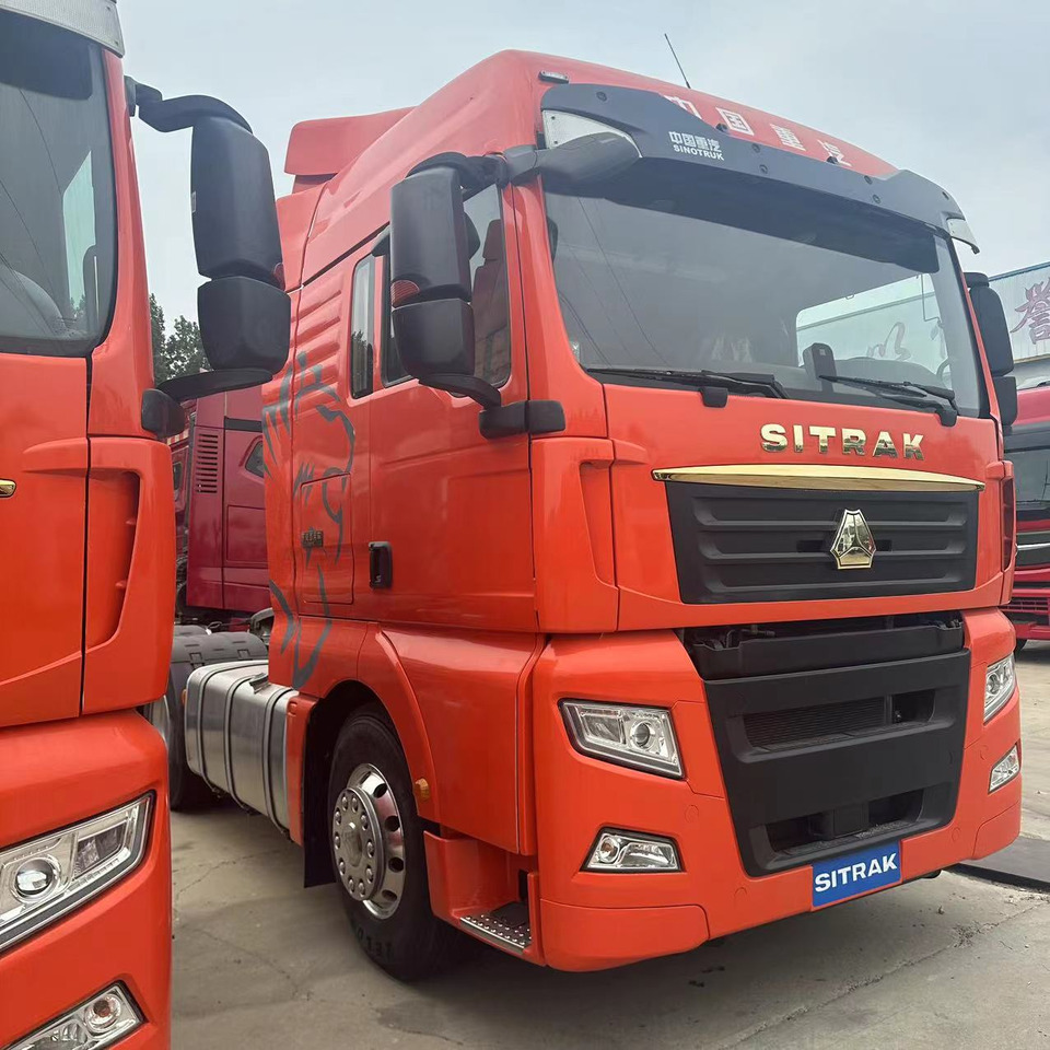 Sinotruk - Tegljač: slika Sinotruk - Tegljač Sinotruk - Tegljač: slika Sinotruk - Tegljač