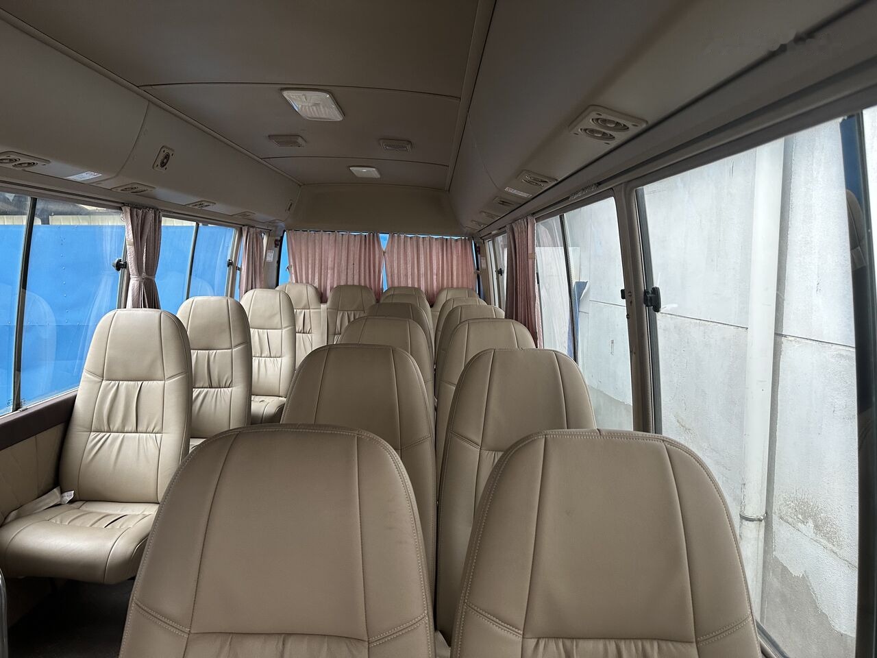 Gradski autobus Toyota diesel Coaster: slika Gradski autobus Toyota diesel Coaster