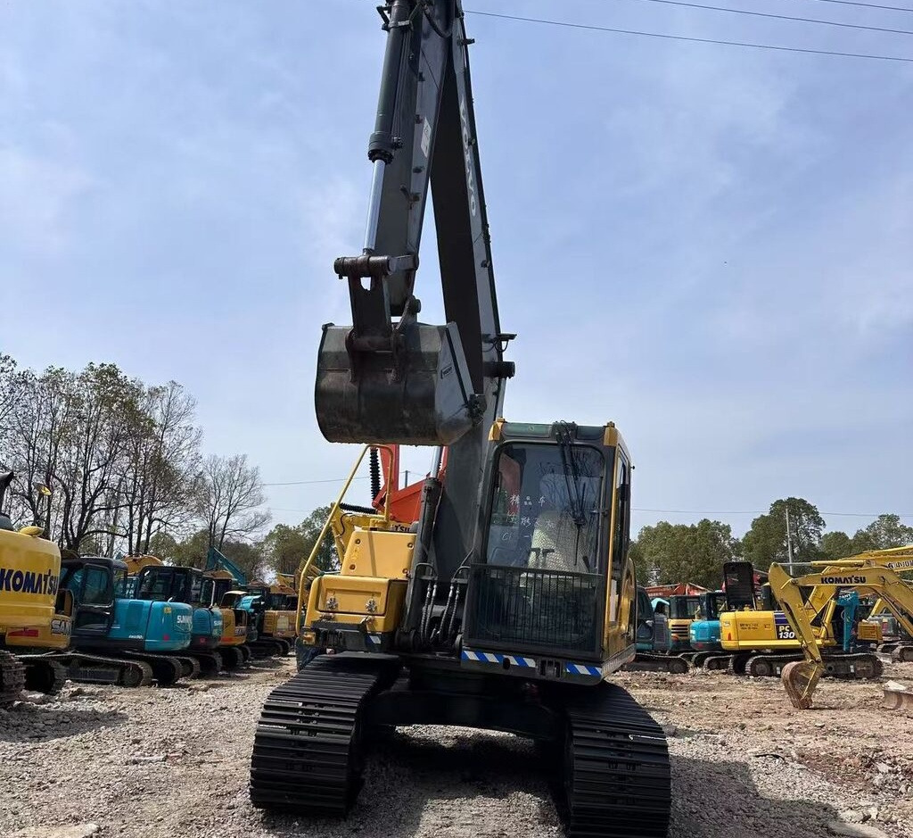 Volvo EC140D - Bager gusjeničar: slika Volvo EC140D - Bager gusjeničar Volvo EC140D - Bager gusjeničar: slika Volvo EC140D - Bager gusjeničar